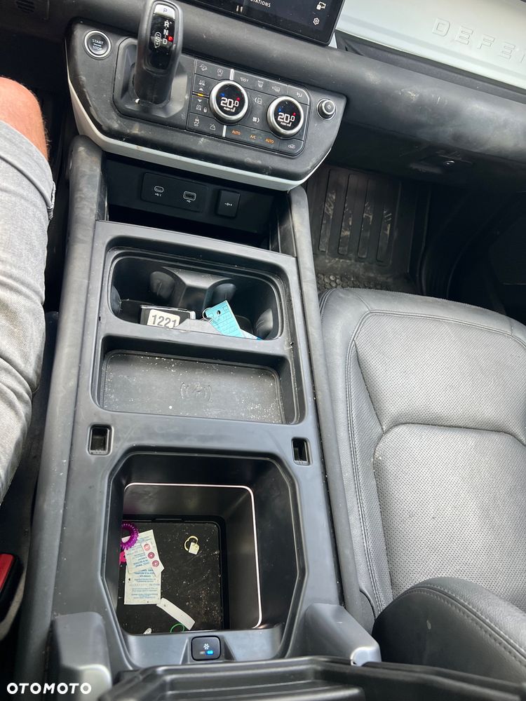Land Rover Defender 110 P300 - 22