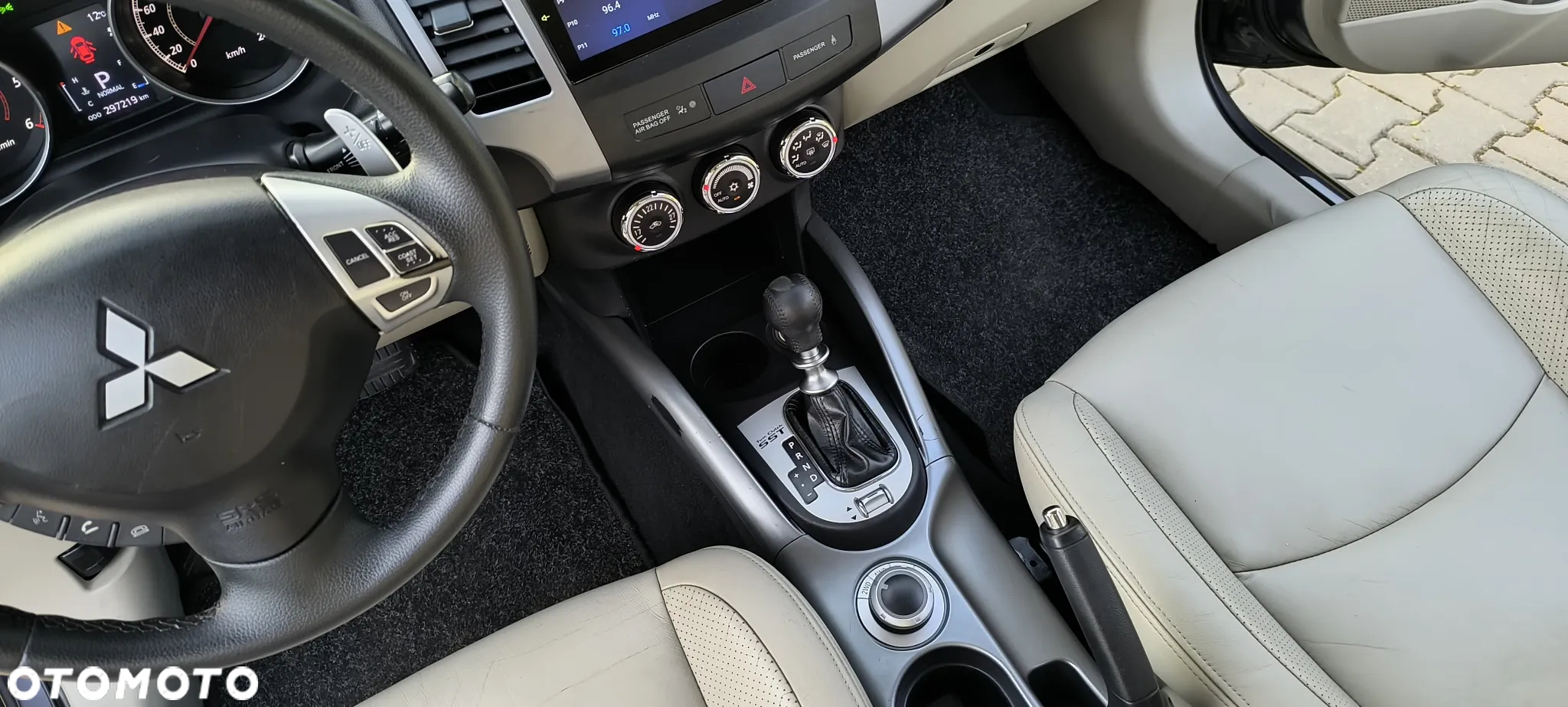 Mitsubishi Outlander 2.2 DI-D 4WD TC-SST Invite - 9