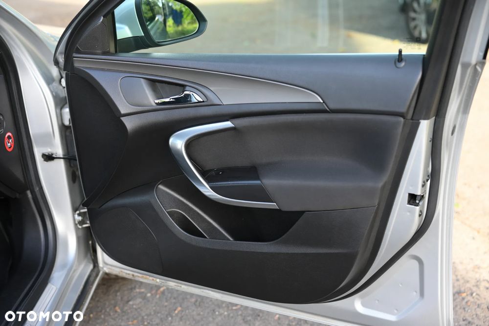 Opel Insignia 1.8 Sport - 25
