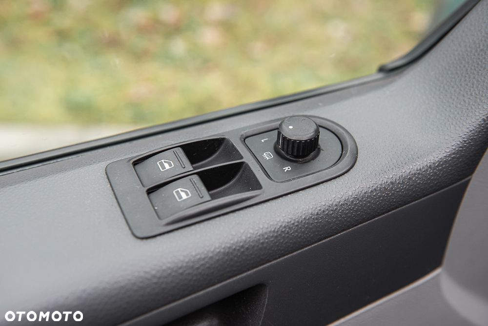 Volkswagen Transporter - 12