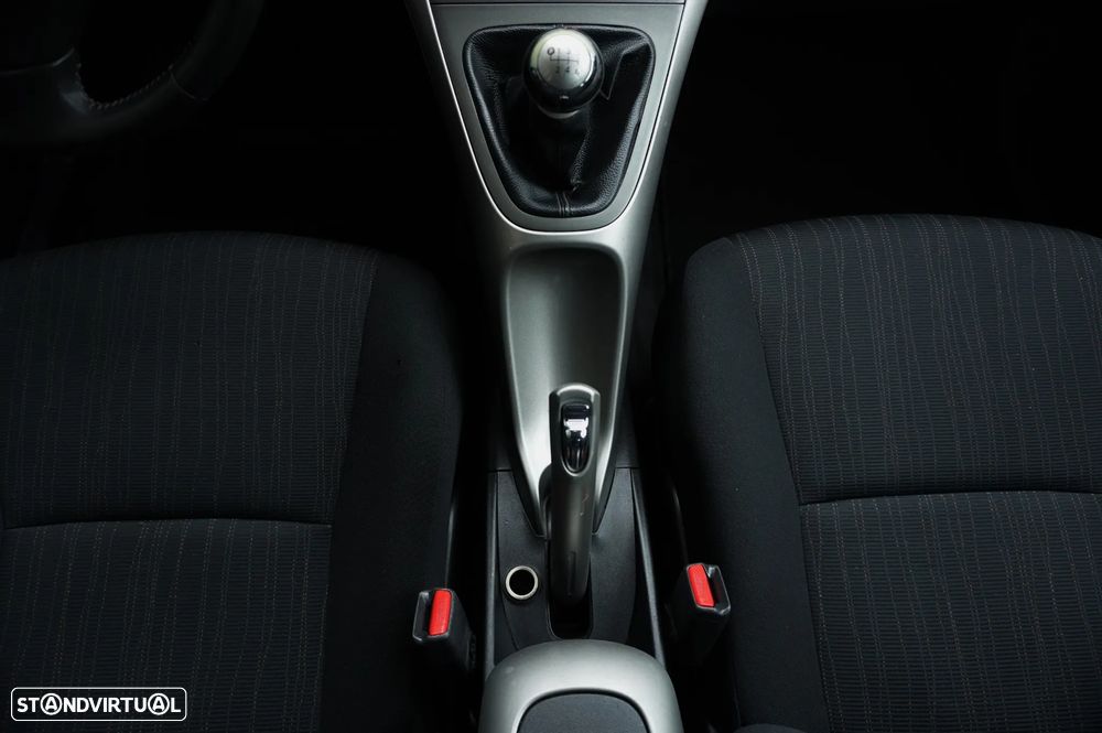 Toyota Auris 1.4 D-4D Comfort+Navi - 33