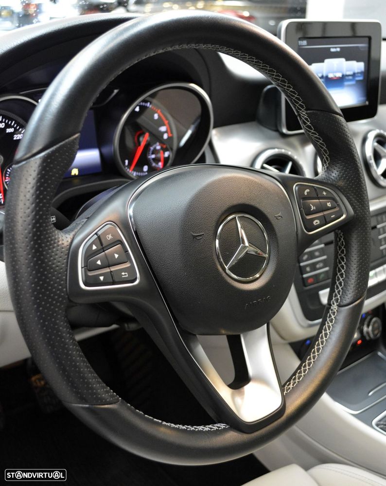 Mercedes-Benz CLA 200 CDI Urban - 21