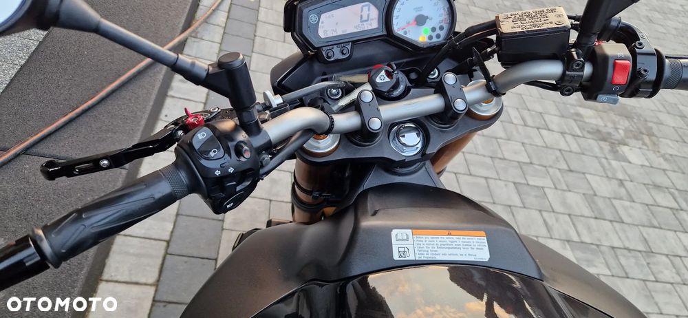 Yamaha FZ8 - 9