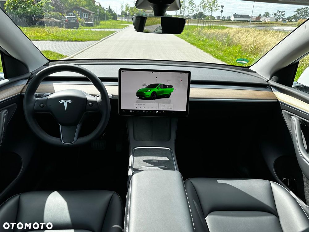 Tesla Model Y Long Range AWD - 7