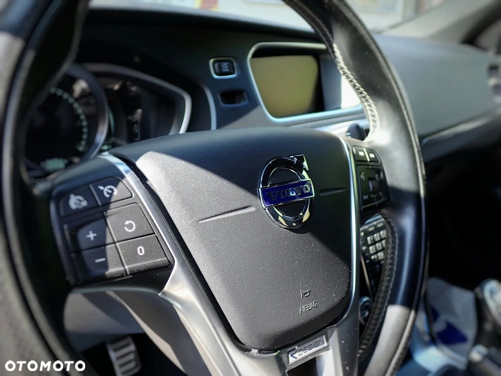 Volvo V40 D3 R Design - 13