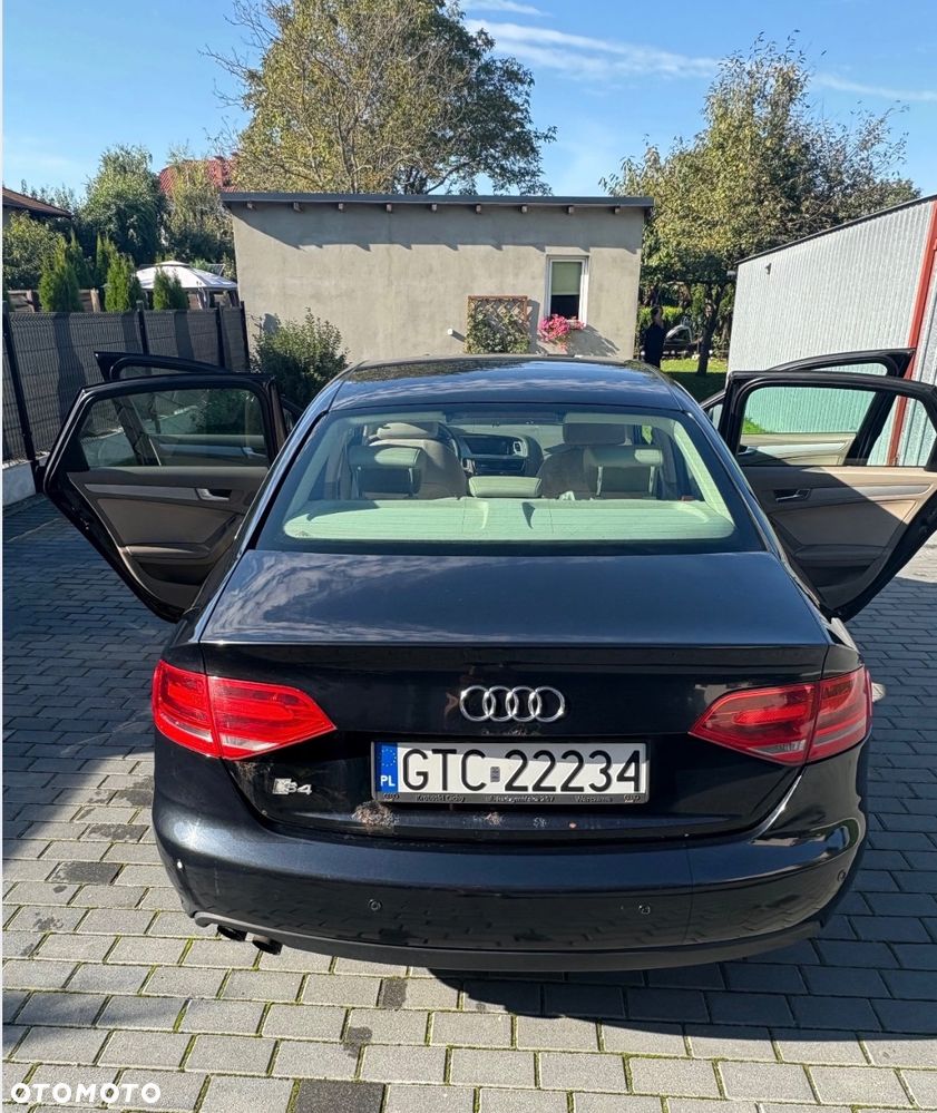 Audi A4 Limousine - 5