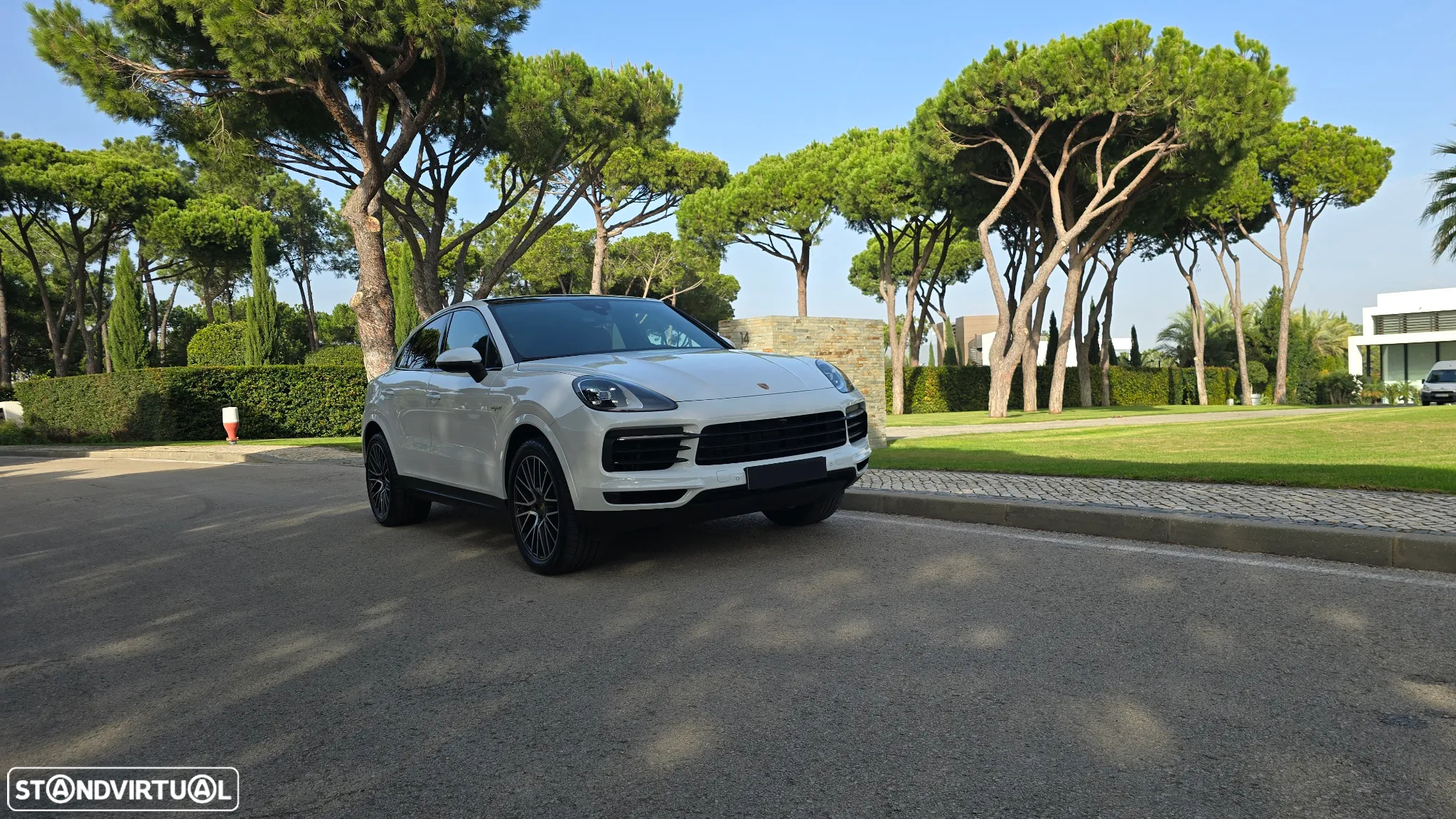Porsche Cayenne Coupé E-Hybrid - 3