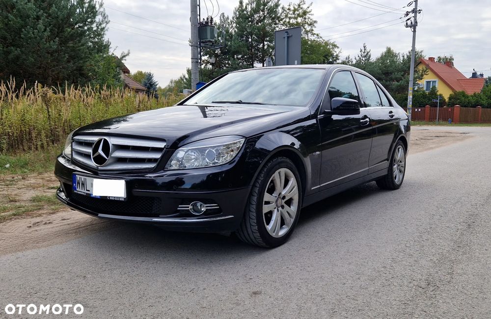Mercedes-Benz Klasa C 180 CGI BlueEff Avantgarde - 1