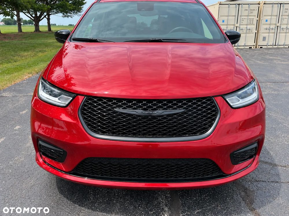 Chrysler Pacifica - 3