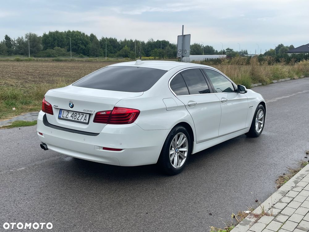 BMW Seria 5 528i xDrive Luxury Line - 31