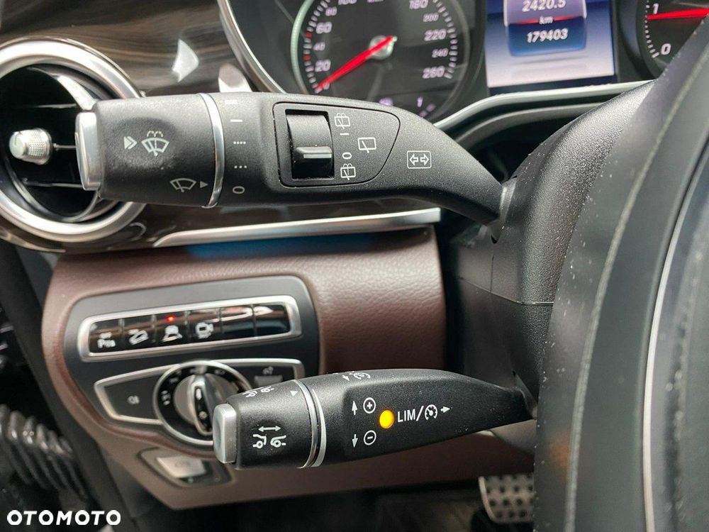 Mercedes-Benz Klasa V - 16