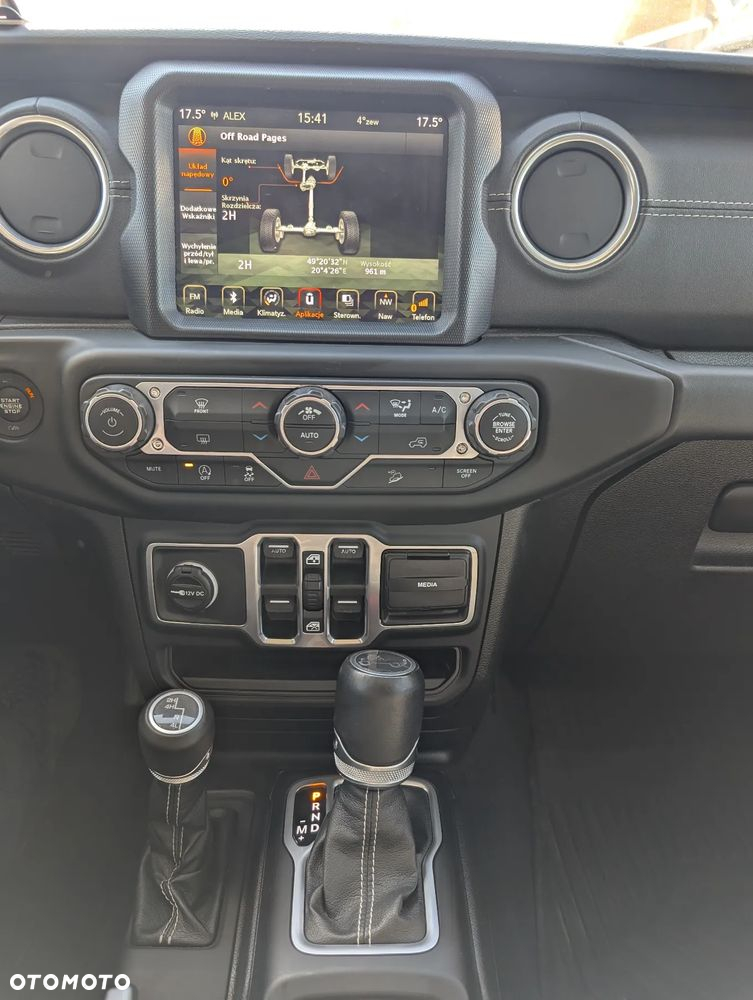 Jeep Wrangler Unlimited Hard-Top 3.6 Automatik Sahara - 2