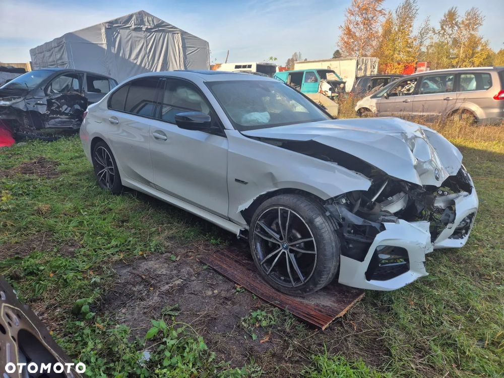 BMW Seria 3 320e PHEV xDrive M Sport - 9