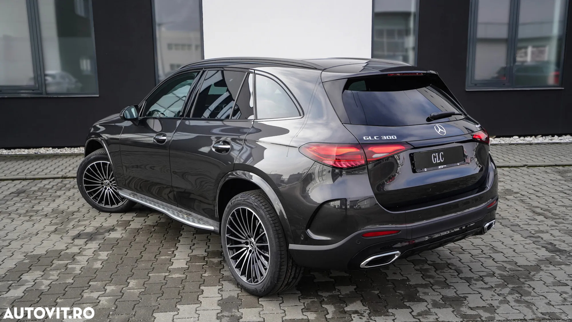 Mercedes-Benz GLC 300 4Matic 9G-TRONIC AMG Line Advanced - 3