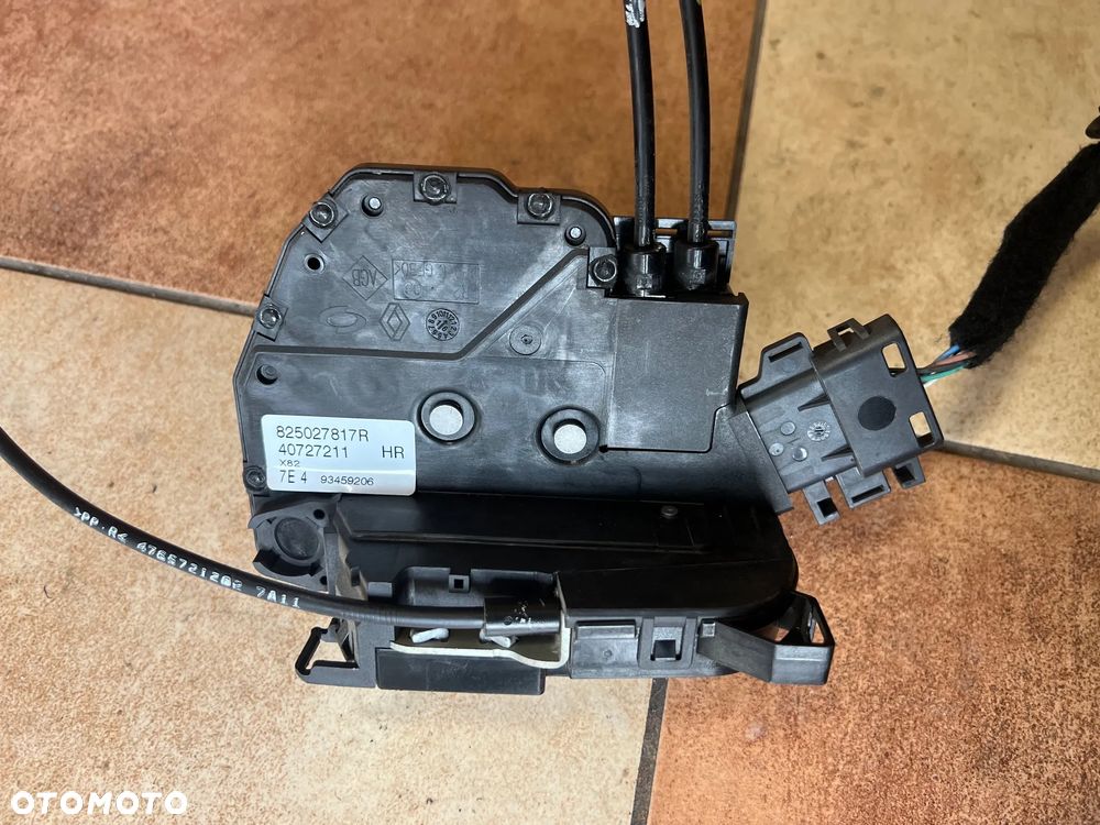 ZAMEK DRZWI PRZEDNICH PRAWYCH KLAMKA 4 PINY RENAULT TRAFIC III - 5