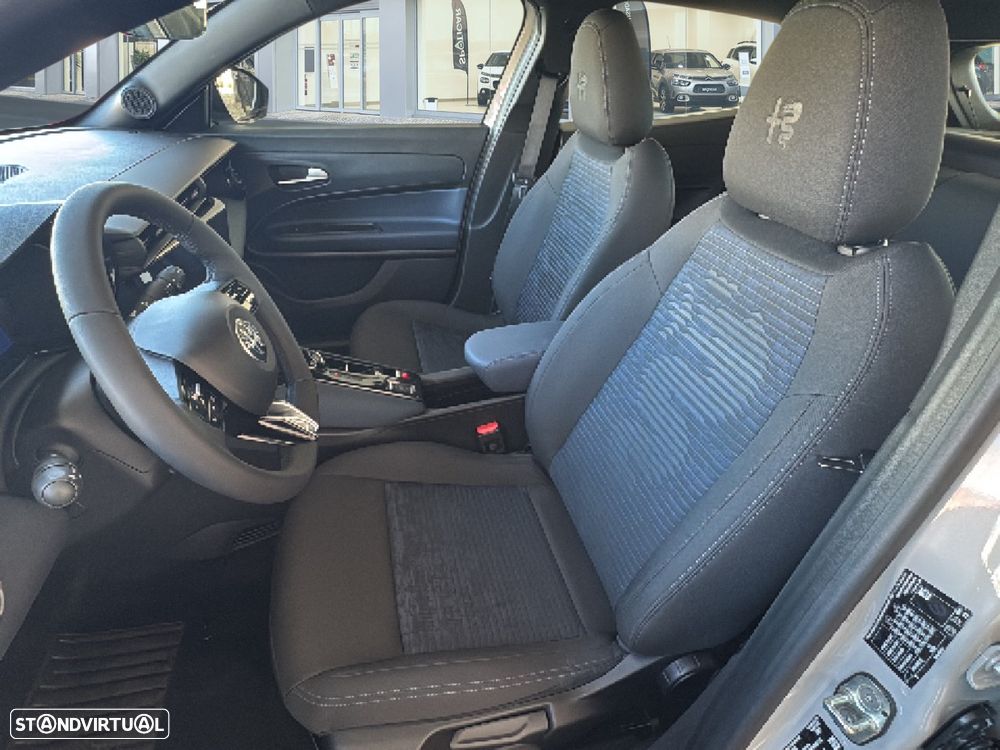 Alfa Romeo Junior 1.2 eDCT6 - 8