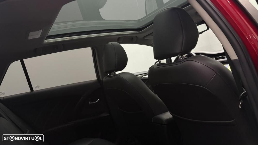 Toyota Avensis Touring Sports 2.0 D-4D Exclusive+GPS - 38