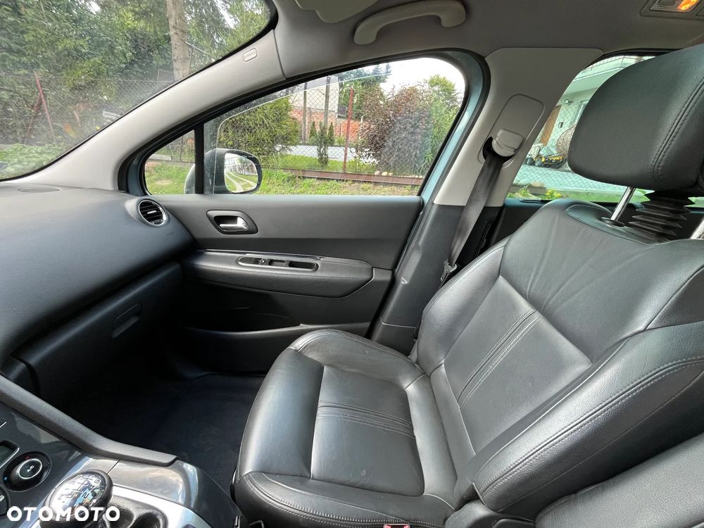 Peugeot 5008 2.0 HDi Premium + - 14