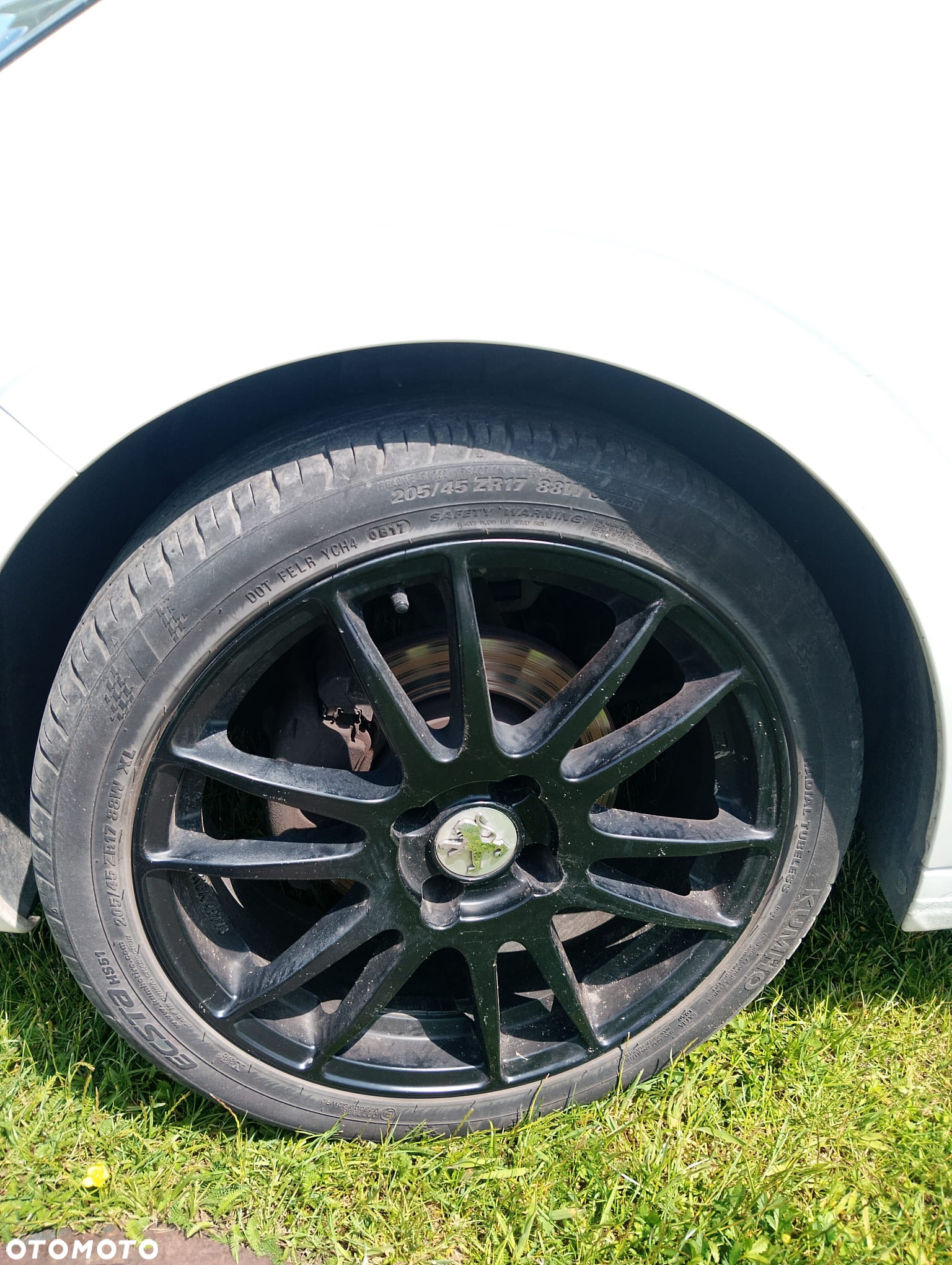 Peugeot 208 - 5