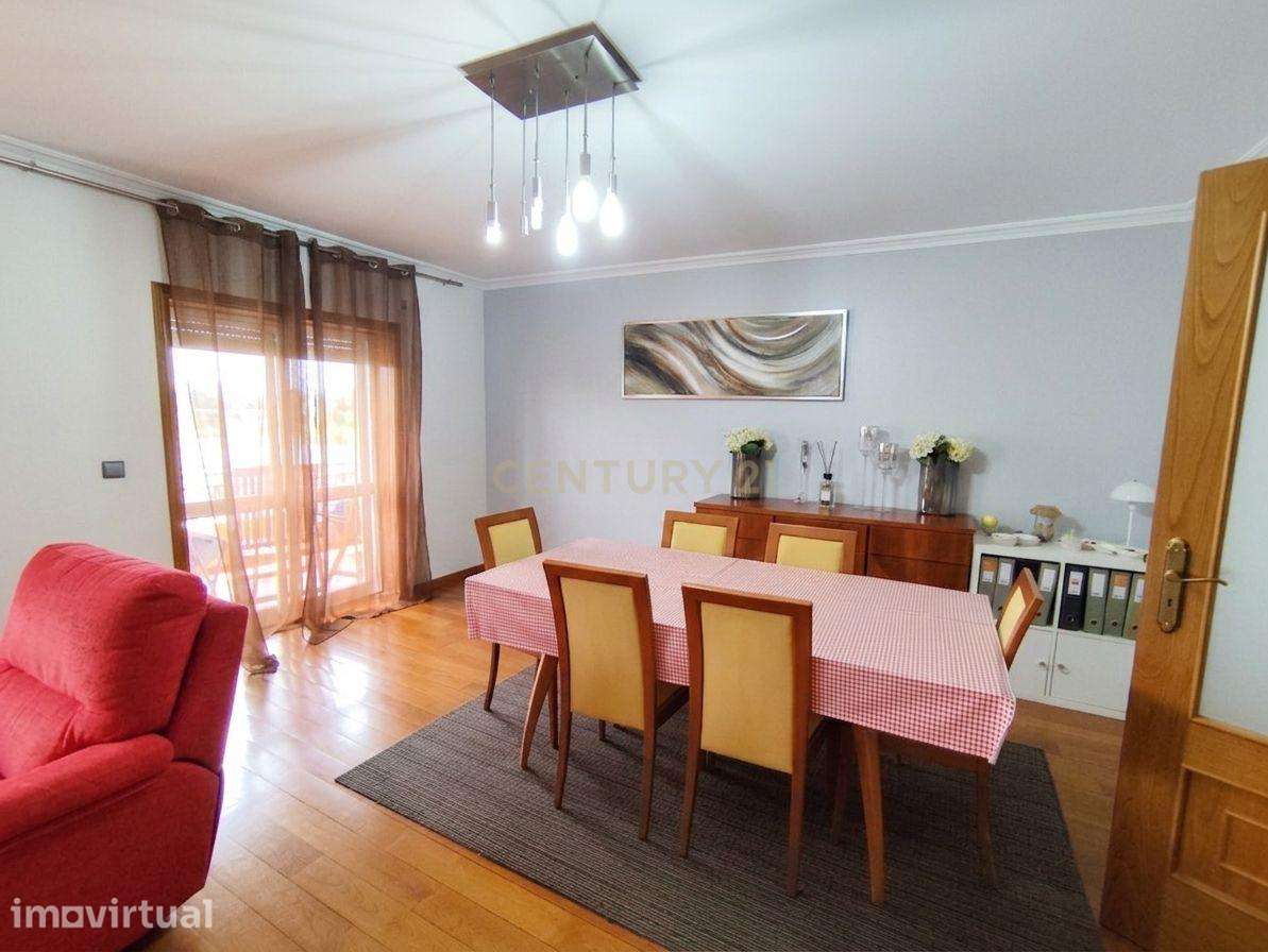 Apartamento T3 no Último Piso | 3 Varandas, Suite e Garagem - Grande imagem: 2/18