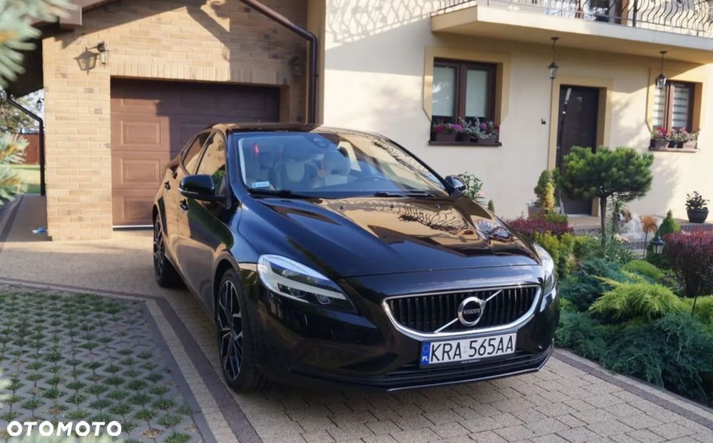 Volvo V40 D2 Drive-E Momentum - 1