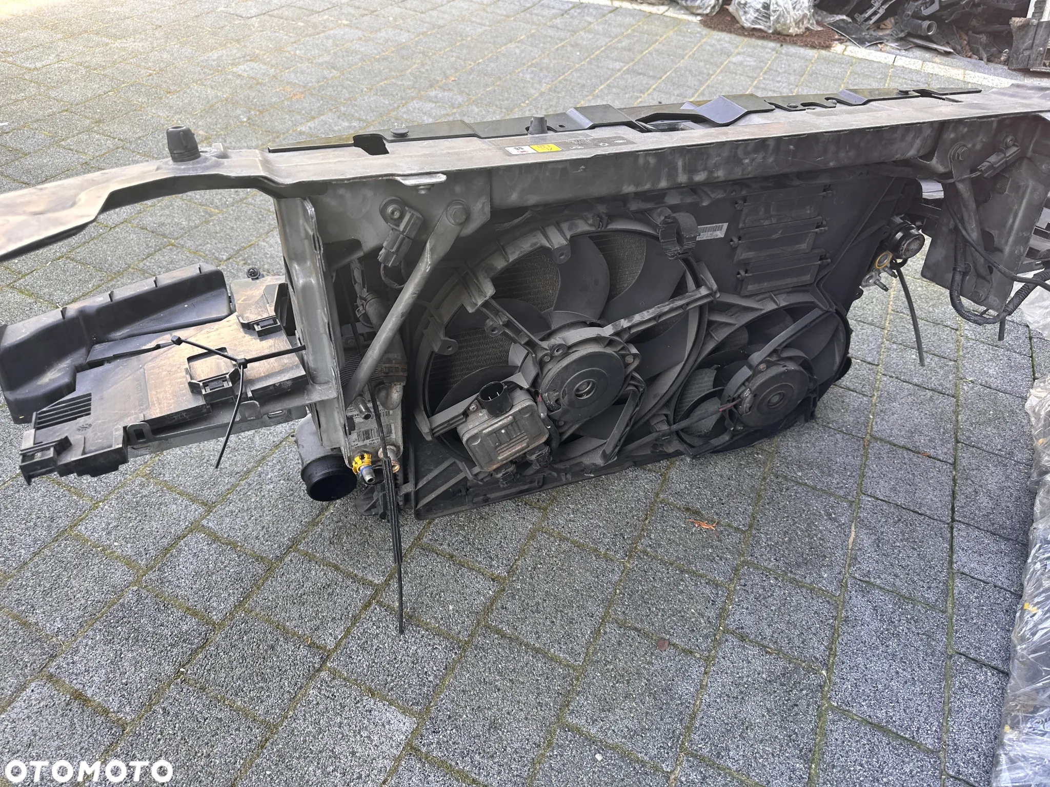 Range Rover EVOQUE przod xenon lampy rozne kolory - 6