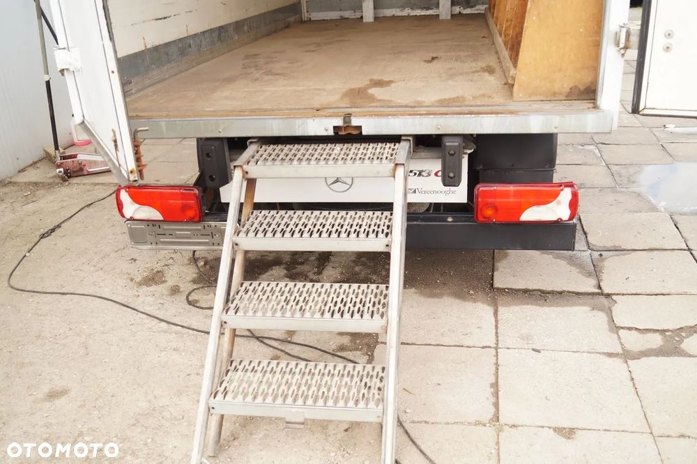 Mercedes-Benz Sprinter - 28