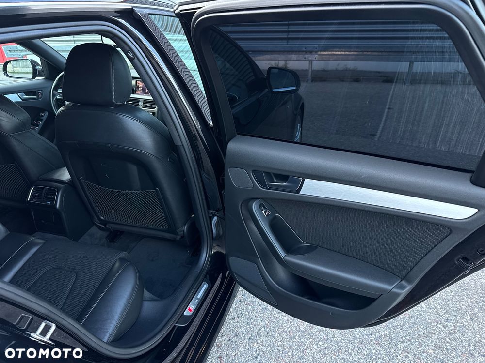 Audi A4 Avant 2.0 TDI DPF S line Sportpaket - 32