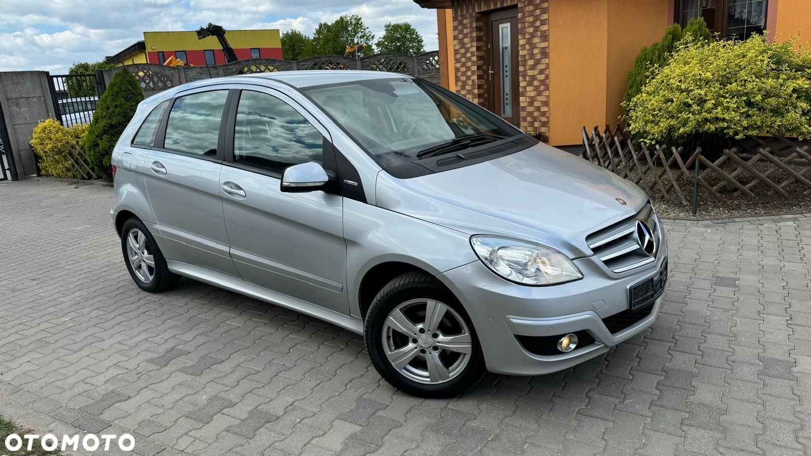 Mercedes-Benz Klasa B 150 BlueEffICIENCY - 1