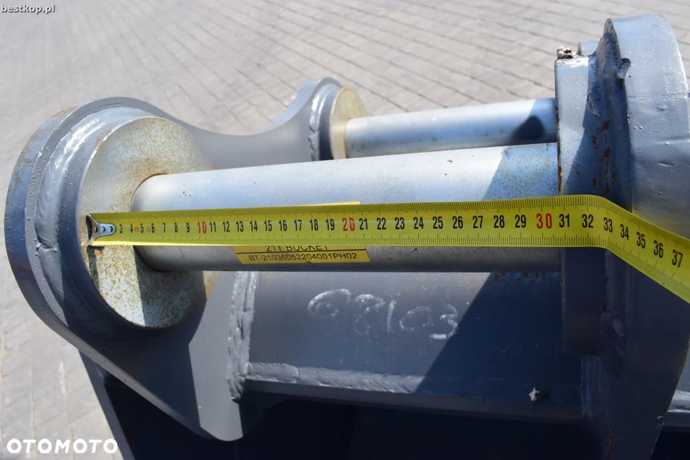 Wąska łyżka kopiąca z lemieszem 90 cm Strickland złącze typu Miller Ø80 - 20