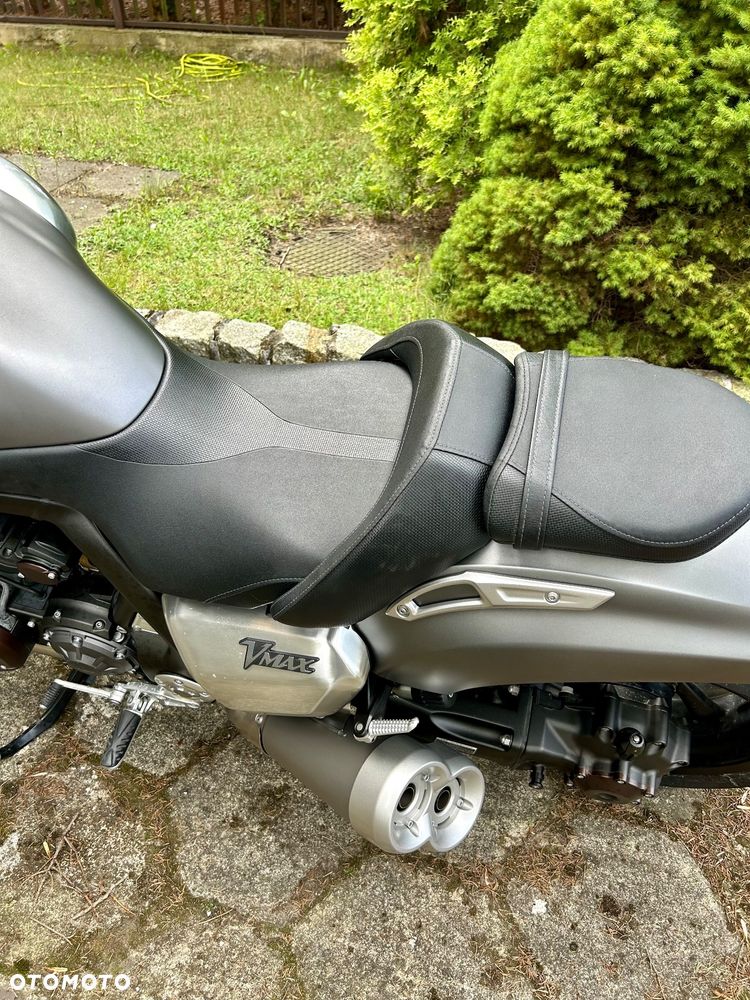 Yamaha V-MAX - 6