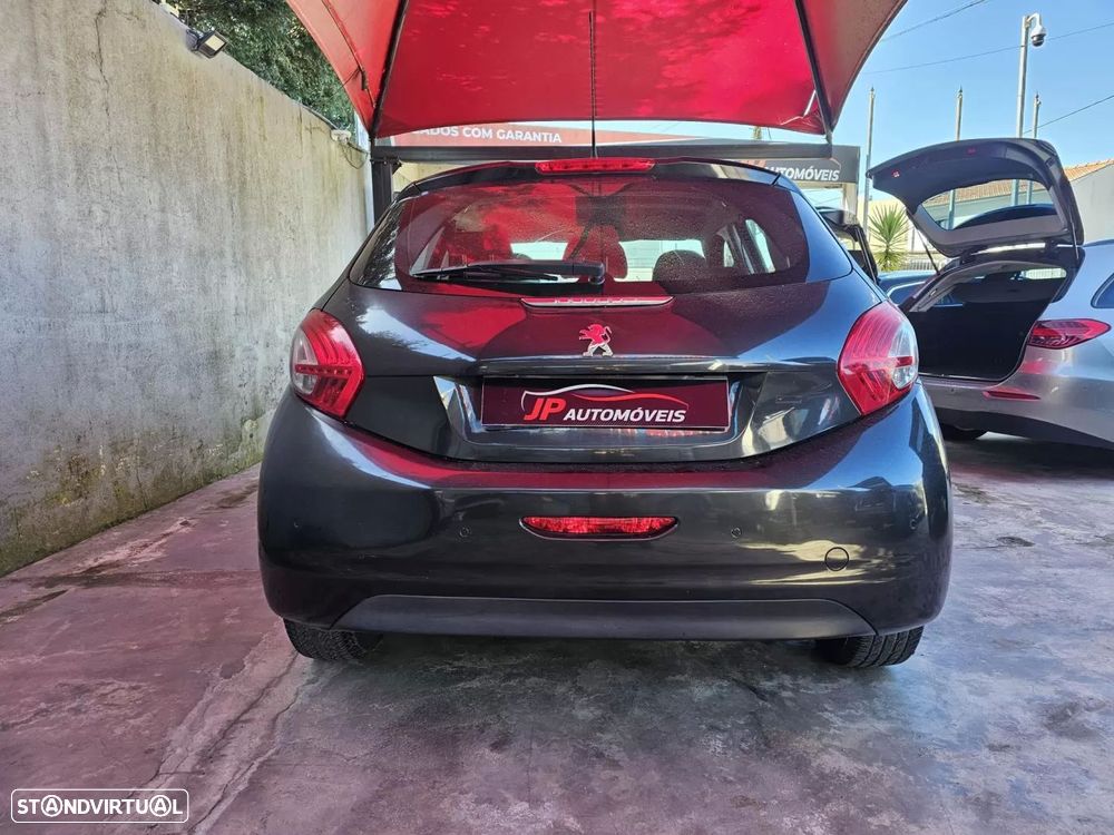 Peugeot 208 1.6 e-HDi Allure - 12