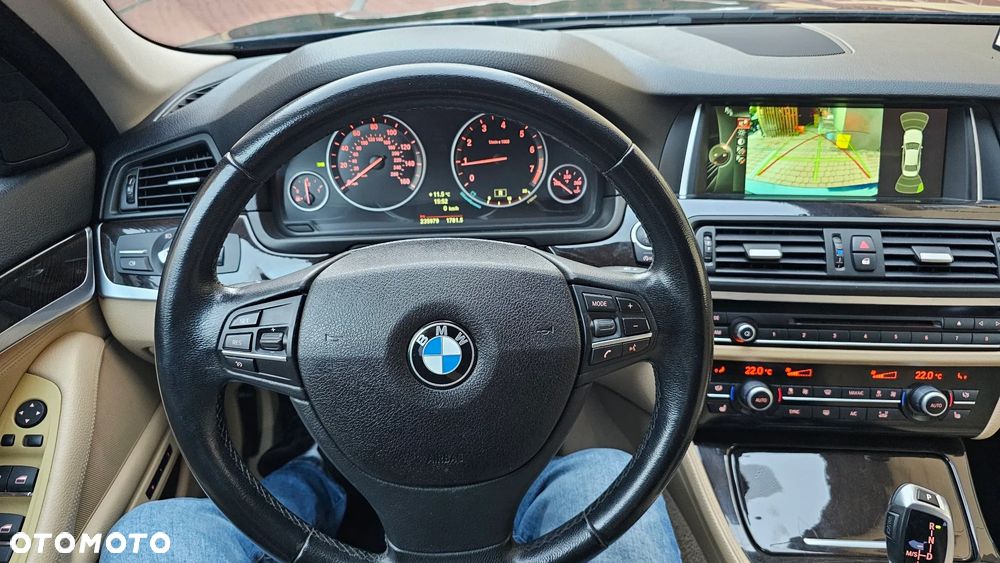 BMW Seria 5 528i xDrive Sport-Aut Luxury Line - 35