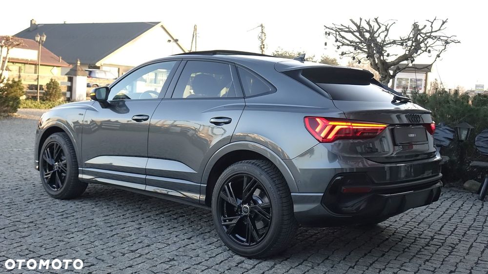 Audi Q3 Sportback - 13