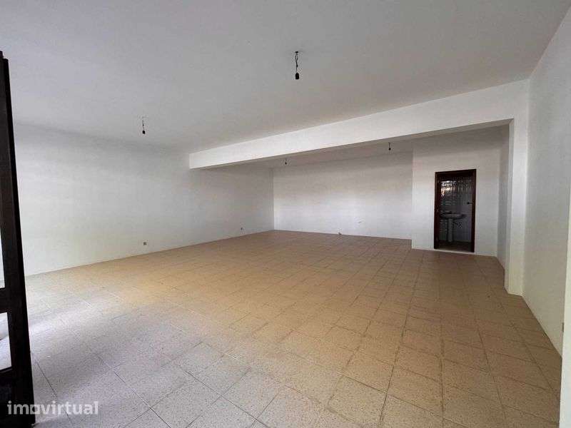 Loja Para arrendamento, Centro cidade de Paredes - Grande imagem: 5/6