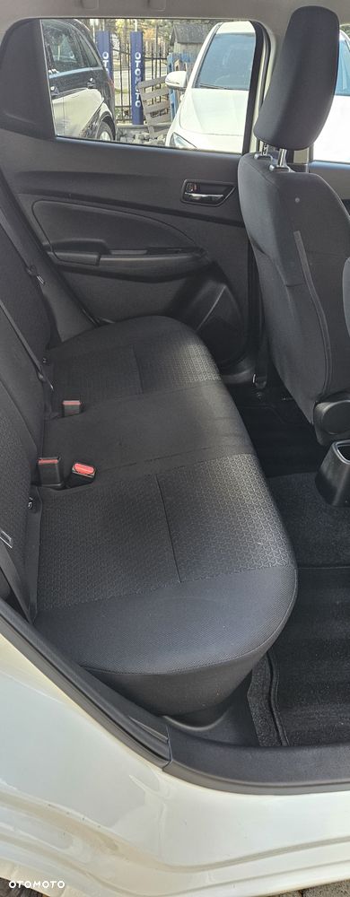 Suzuki Swift 1.2 Premium Plus - 33