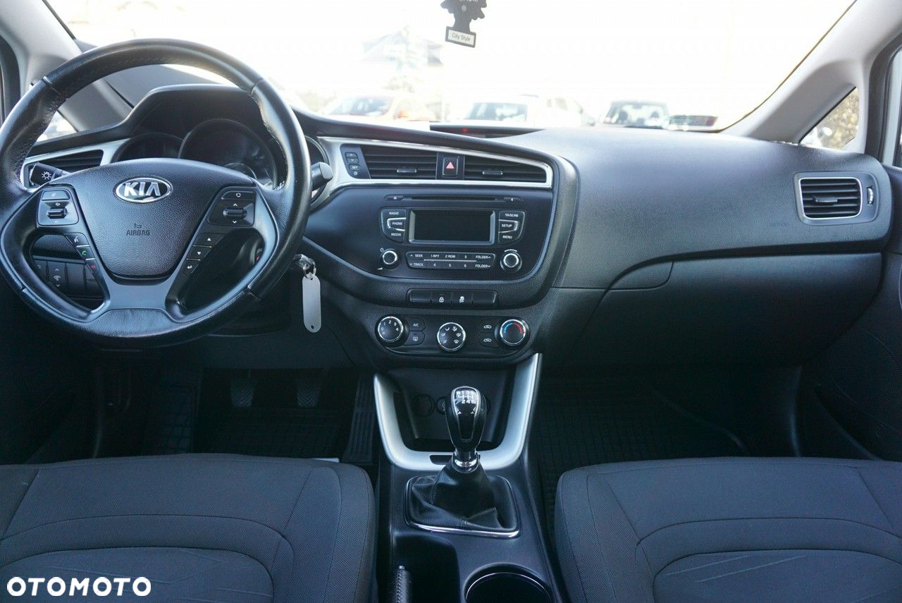 Kia Ceed - 12