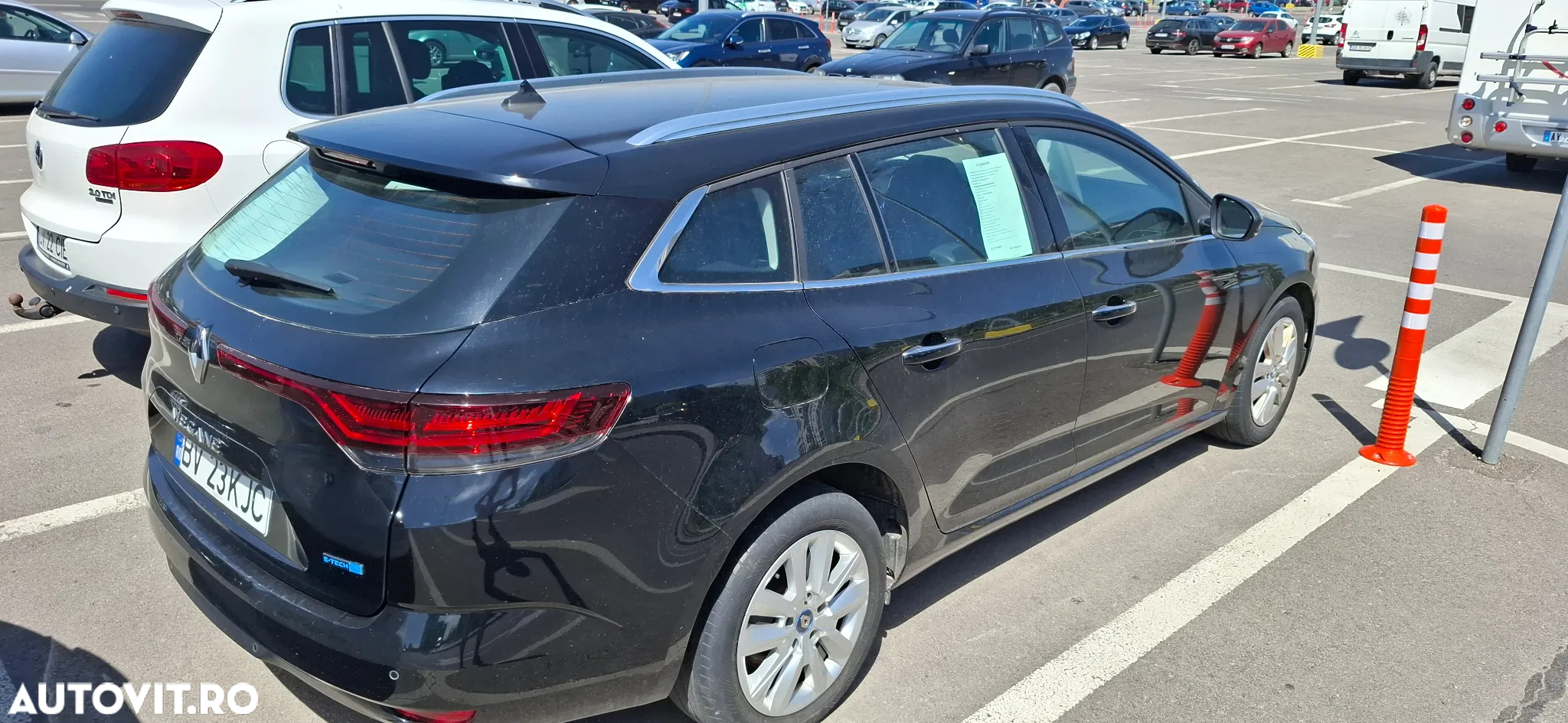 Renault Megane Grandtour E-TECH Plug-in 160 BUSINESS EDITION - 3
