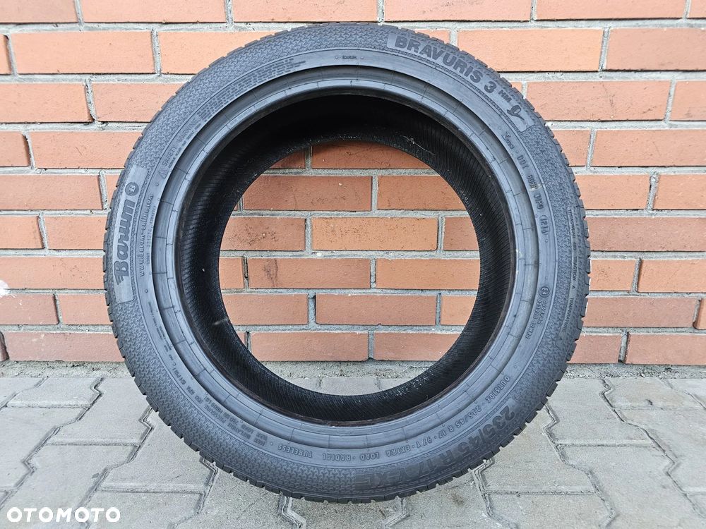 (O139) 235/45R17 97Y 6,4mm 14r / Barum Bravuris 3 HM - 4