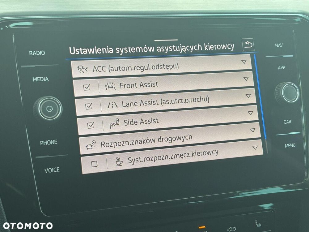 Volkswagen Passat Variant 2.0 TDI SCR Elegance DSG - 34