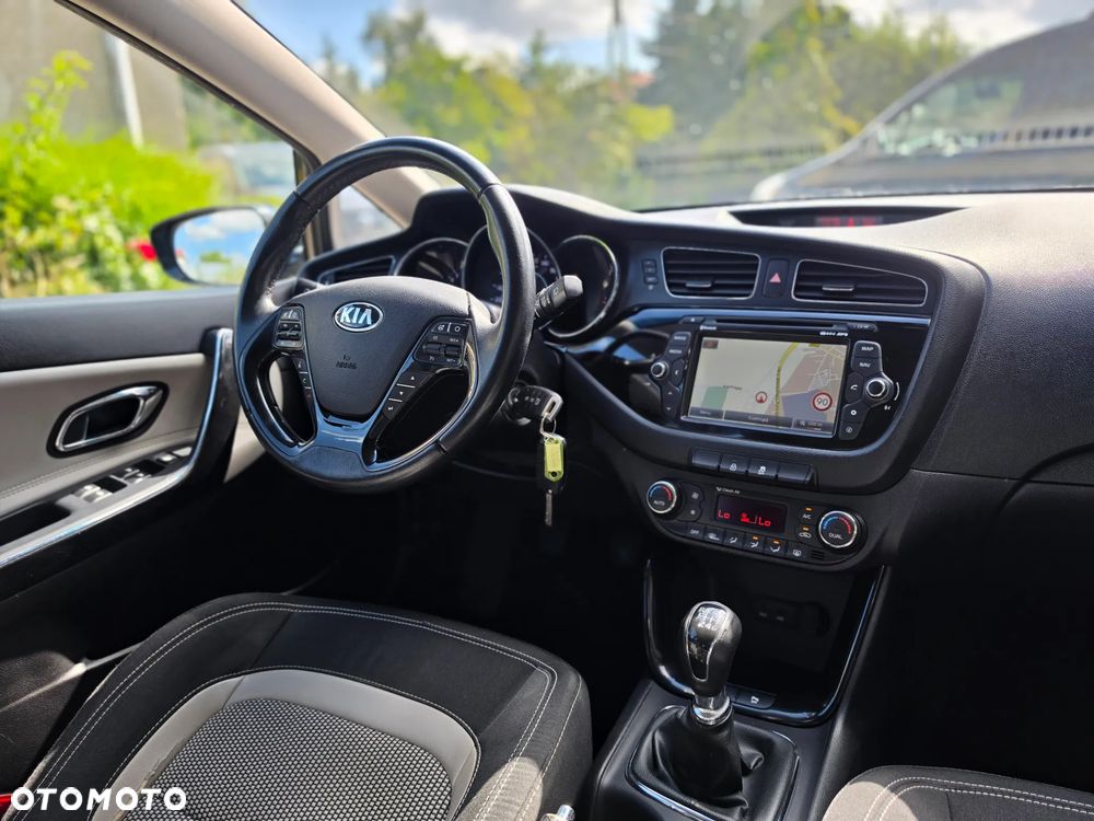 Kia Ceed - 35