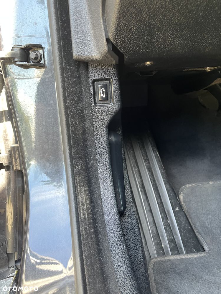 BMW Seria 5 523i - 26