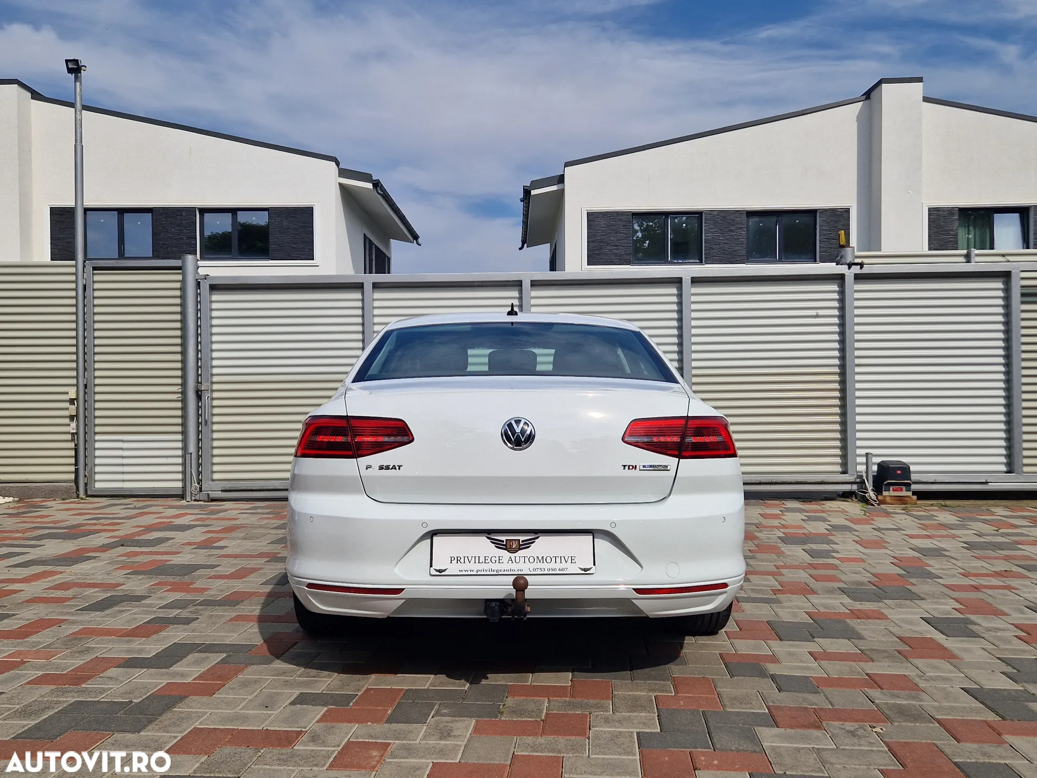 Volkswagen Passat - 4
