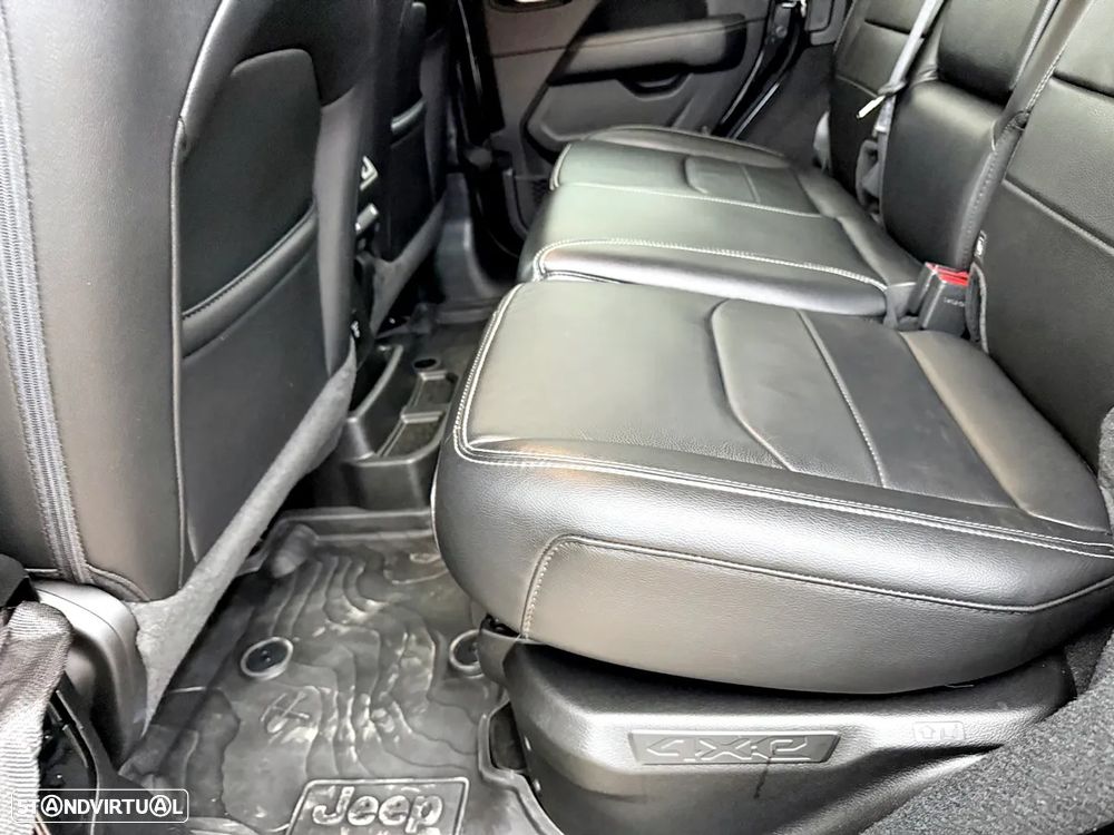 Jeep Wrangler Unlimited - 34