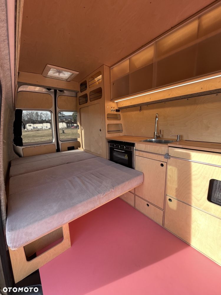 Volkswagen Transporter - 4