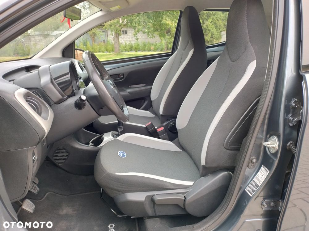 Toyota Aygo x-clusiv - 19