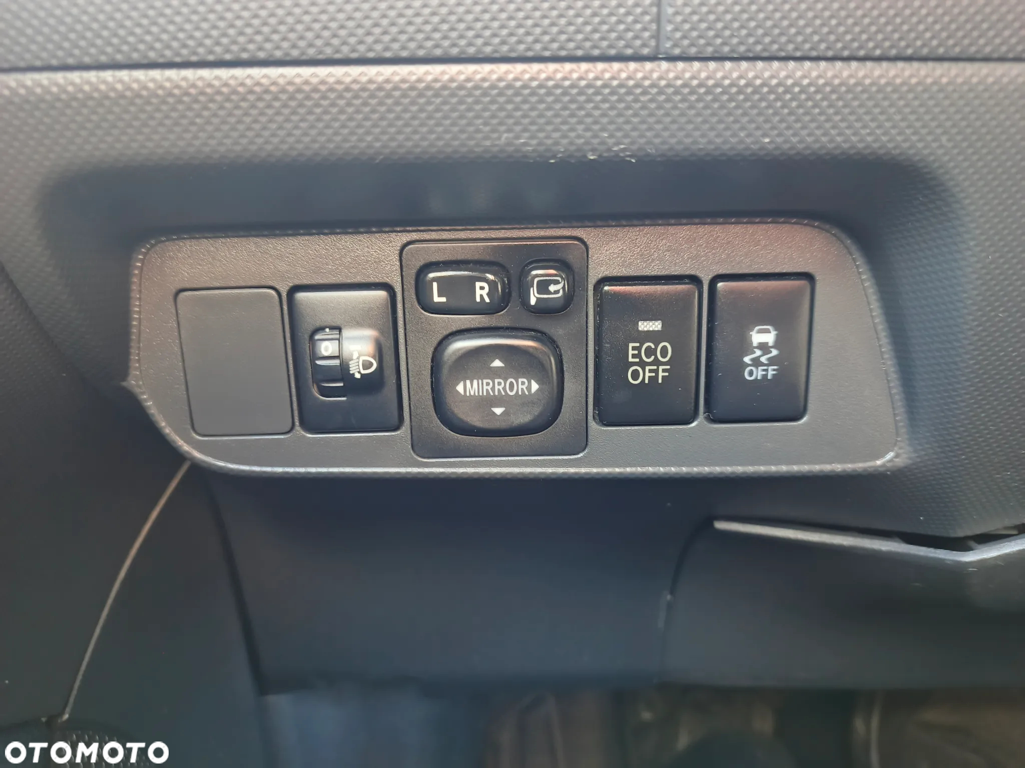 Toyota Auris 1.33 VVT-i - 29