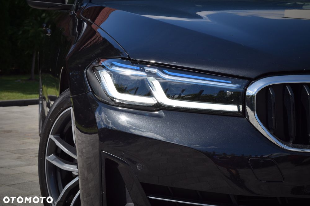BMW Seria 5 520d Touring M Sport Edition - 12