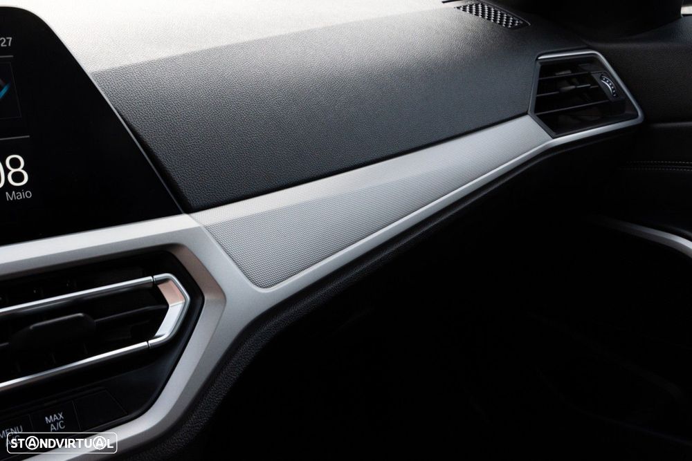 BMW 320 e Line Sport Auto - 27