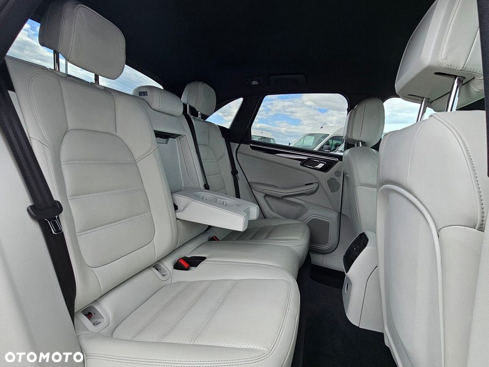 Porsche Macan - 38